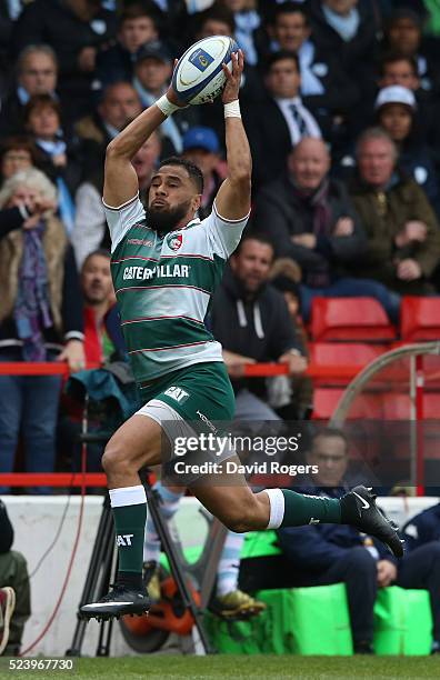 Telusa Veainu of Leicester catches the ball during the European Rugby Champions Cup semi final match between Leicester Tigers and Racing 92 at the...