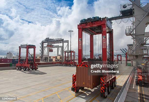 Trapac Llc 93 Strads Stock Photos, High-Res Pictures, and Images - Getty Images