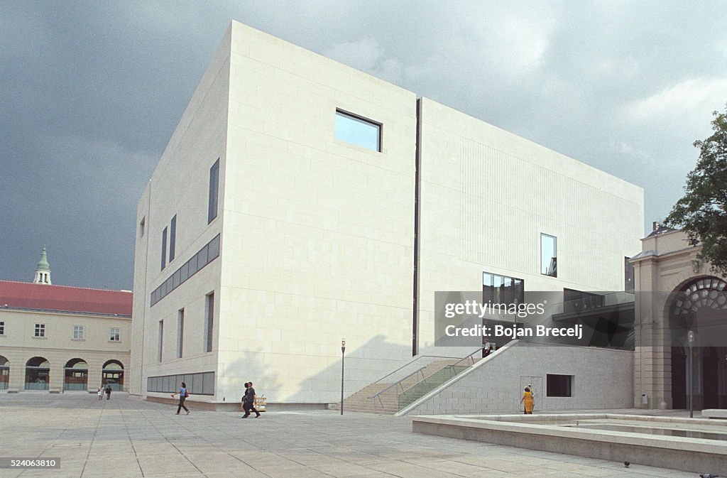 VIENNA: MUSEUMSQUARTIER