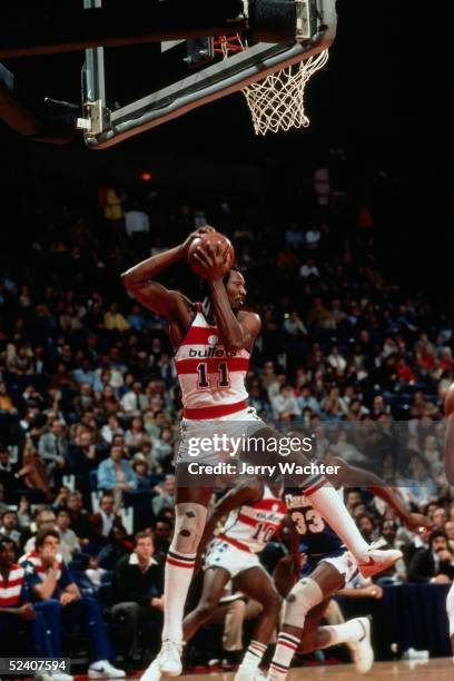 Elvin Hayes of the Washington Bullets rebounds against the Denver Nuggets circa 1981 at the Capital Centre in Washington, D.C. NOTE TO USER: User...