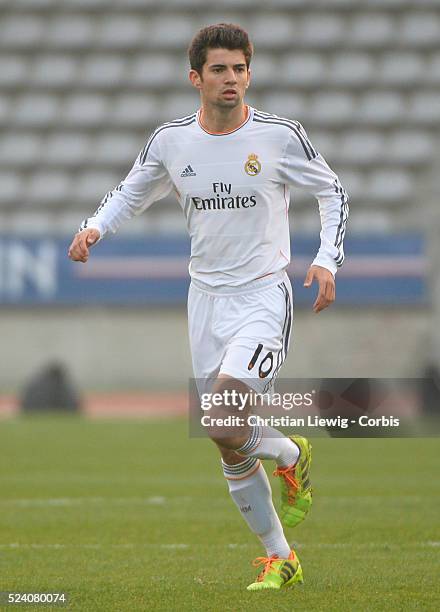 Real Madrid's French midfielder Enzo Zidane, the 18-year-old son of French football legend Zinedine Zidane, runs with the ball during the UEFA Youth...