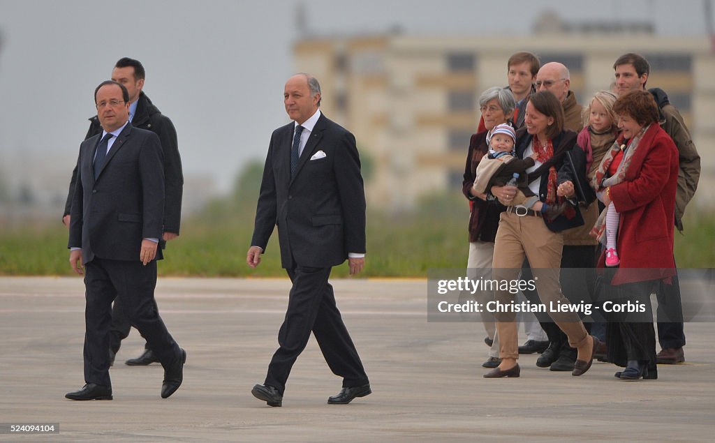 France - Four French ex-hostages in Syria arrive back in France