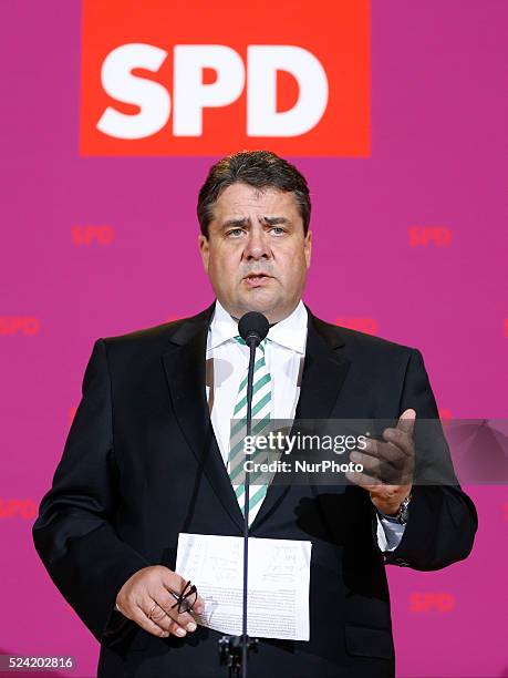 After meeting the SPD executive with over 200 delegates and Party Convention, SPD leaders give a press conference on the development of the party...