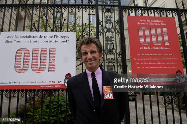 Former Socialist Education minister Jack Lang talks to the press outside the French Socialist Party headquarters after a meeting to promote the 'yes'...