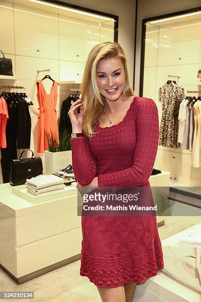 kas Versterker Bron 77 Hugo Boss Store Event In Duesseldorf Photos and Premium High Res  Pictures - Getty Images