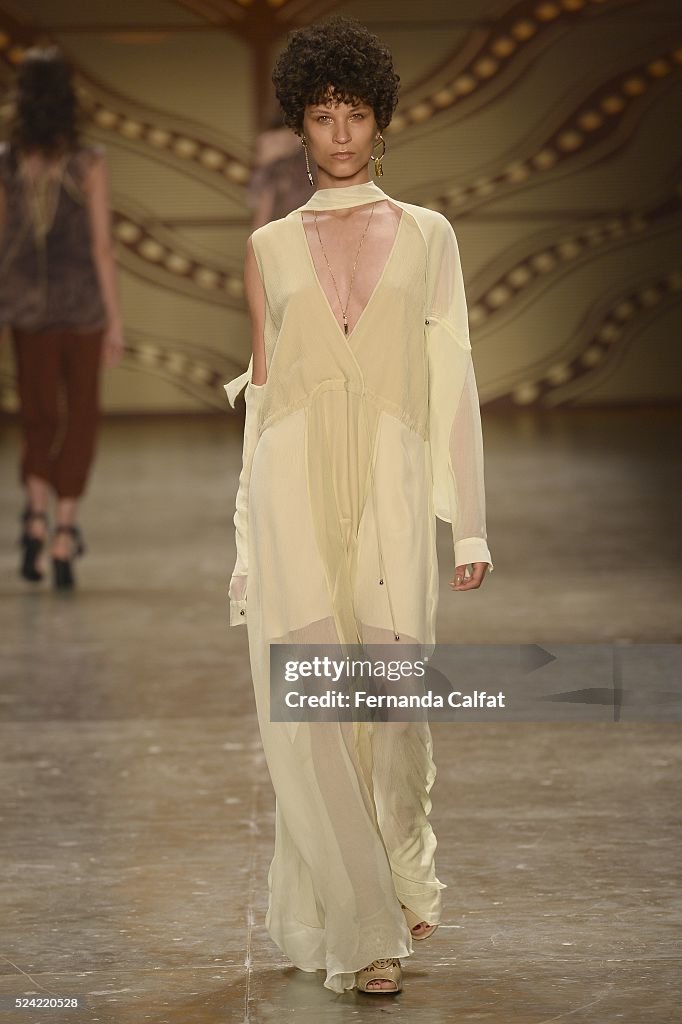 Lilly Sarti - Runway - SPFW Summer 2017