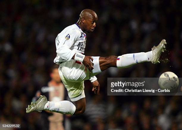 Soccer 2005 - Ligue 1 - Lyon vs Ajaccio. Sidney Govou .