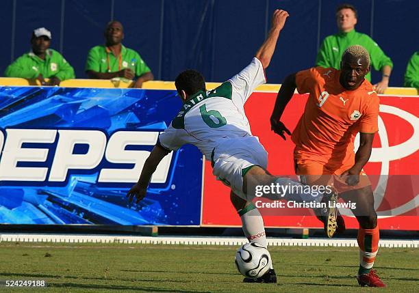 Afica Nations Cup Group A. Marocco vs Ivory Coast. Ivory Coast won 1-0. Noureddine Naybet and Kone .