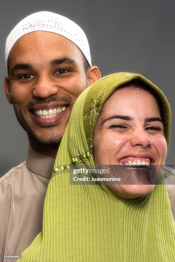Muslimische paar Lächeln