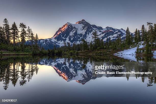mountain reflection - mt shuksan stock pictures, royalty-free photos & images