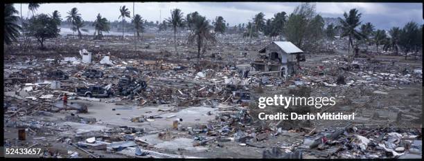 Meulaboh, on the west coast of Sumatra, was the second biggest city close to the earthquake?s epicentre, 120 km away.