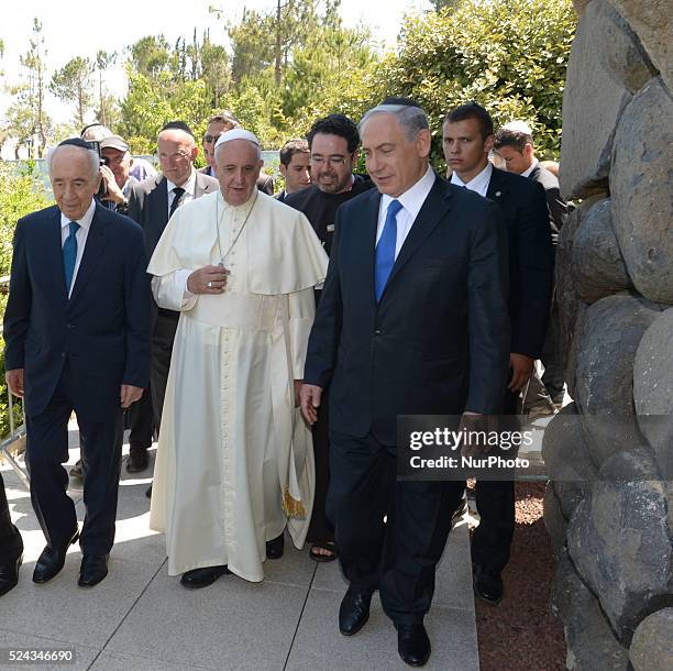 Pope Francis' visit to the Yad Vashem Holocaust Museum in Jerusalem, with President Shimon Peres and Prime Ministrer Benjamin Netanyahu. Photo: Amos...