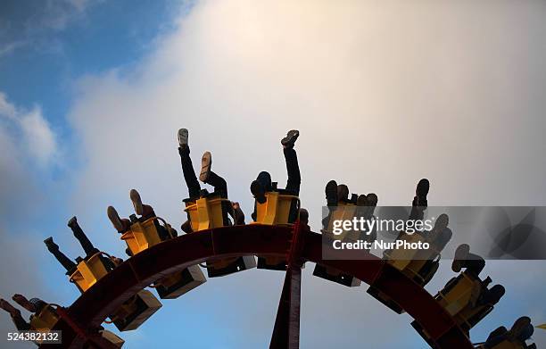 Palestinians have in the second day of the Eid al-Fitr holiday in a park in Gaza City, on August 9, 2013. Photo: Majdi Fathi/NurPhoto