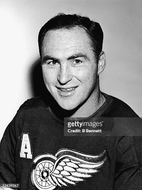 Publicity portrait of Canadian hockey player Red Kelly of the Detroit Red Wings, 1950s.