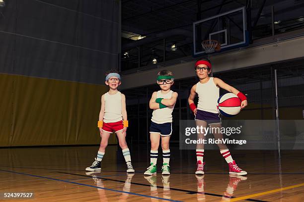nerd basketball team - retro games stockfoto's en -beelden