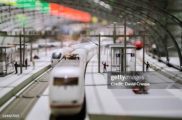 model railway train - model train stock pictures, royalty-free photos & images