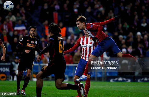Atletico de Madrid's French forward Antoine Griezmann scores a goal during the UEFA Champions League 2015/16 match between Atletico de Madrid and...