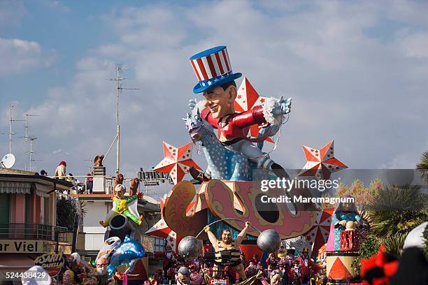 carnevale (carnival) di viareggio - carnevale viareggio stock pictures, royalty-free photos & images