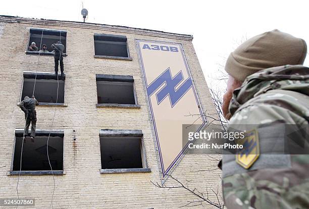 Recruits of the Ukrainian volunteer battalion Azov regiment take part in a final tests after training at the Azov Battalion base,in Kiev,Ukraine,28...
