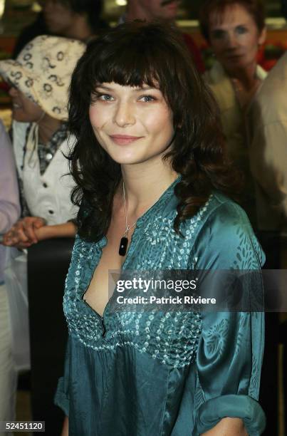 Actress Leeanna Walsman attends the world premiere of "The Ring 2" at the George Street Cinema on March 19, 2005 in Sydney, Australia.