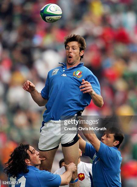 Benjamin De Jager of Italy loses the ball in a lineout against France on day two of the Rugby World Cup Sevens held at Hong Kong Stadium March 19,...