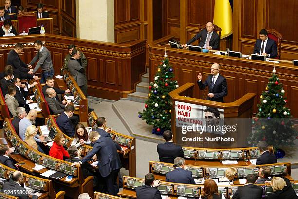 Ukrainian Prime Minister Arseniy Yatsenyuk speaks to lawmakers during a parliament meeting session in Kiev, Ukraine, 17 December 2015. The Ukrainian...