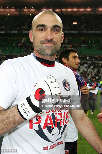 French Cup Final, season 2005-2006, Paris Saint Germain vs Olympique de Marseille . PSG won 2-1. Jerome Alonzo celebrates PSG's victory.