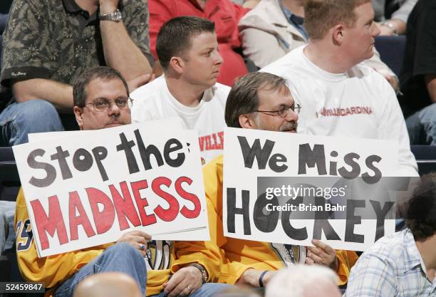 Fans show their feelings regarding the NHL lockout as the Florida Gators take on the Villanova Wildcats in the second round of the NCAA Division I...