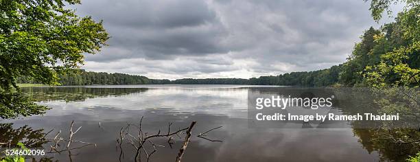 panorama view of lake sidowsee - alemanha stock-fotos und bilder