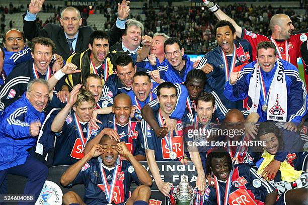 French Cup Final, season 2005-2006, Paris Saint Germain vs Olympique de Marseille . PSG won 2-1. PSG's players celebrate victory with the trophy.