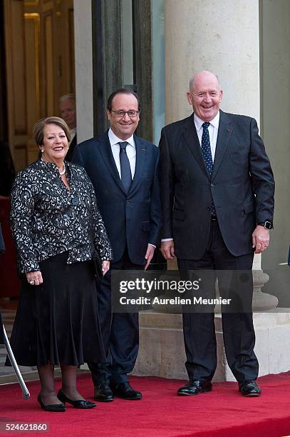 Peter Cosgrove General Governor of the Australian Commonwealth and his wife Lynne Cosgrove are welcomed by French President Francois Hollande for a...