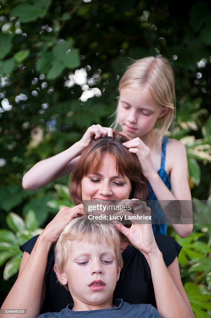 Family checking for lice