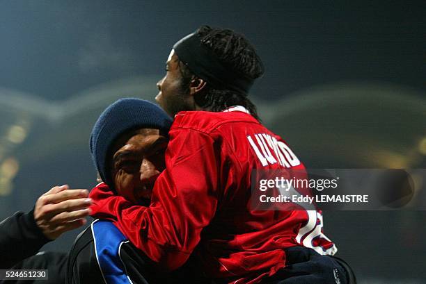 Champions League Season 2003-2004. Lyon vs Real Sociedad. Joy of Peggy Luyindula and Giovane Elber after the qualification of Lyon. Ligue des...