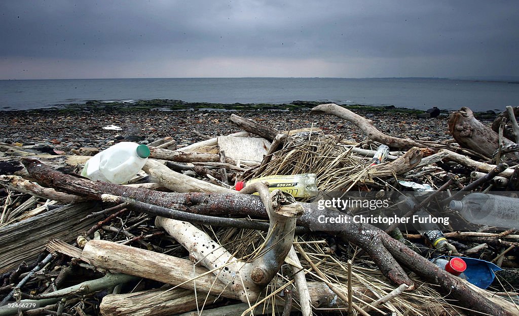 Rubbish Litters UK Beaches