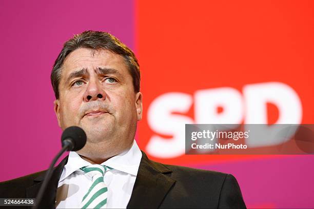 After meeting the SPD executive with over 200 delegates and Party Convention, SPD leaders give a press conference on the development of the party...