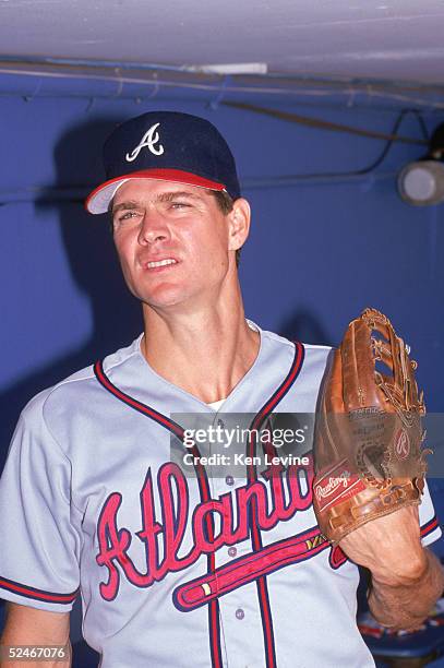 Dale Murphy of the Atlanta Braves poses for a portrait prior to a game with the Los Angeles Dodgers in 1990 at Dodger Stadium in Los Angeles,...