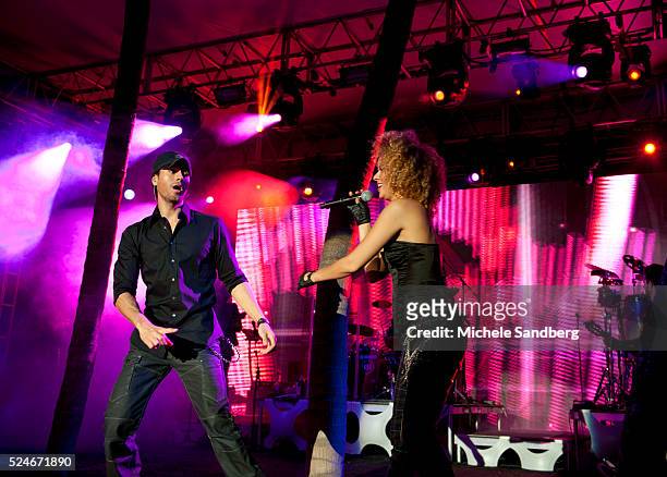 November 10, 2012 ENRIQUE IGLESIAS Performs At Buoniconti Fund To Cure Paralysis.