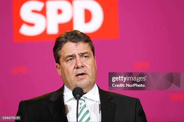 After meeting the SPD executive with over 200 delegates and Party Convention, SPD leaders give a press conference on the development of the party...