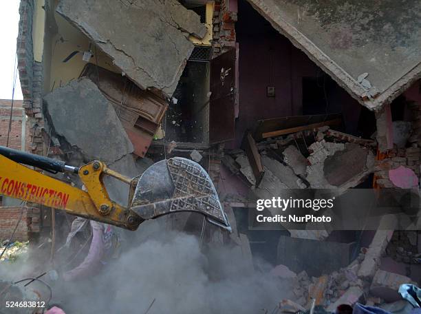 Collapted Machine Dobris Photos and Premium High Res Pictures - Getty Images