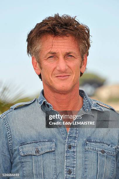 Sean Penn at the photo call for "This must be the place" during the 64th Cannes International Film Festival.