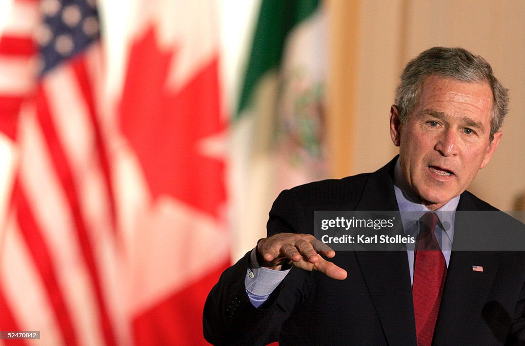 President Bush Meets With Mexican And Canadian Leaders