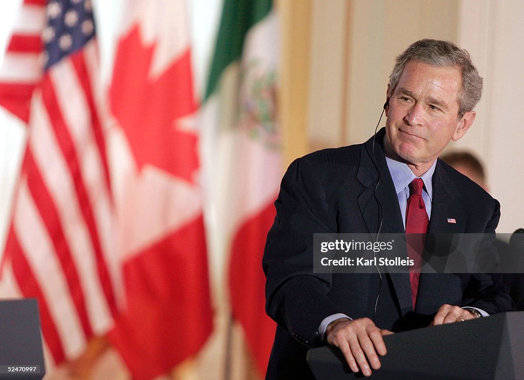 President Bush Meets With Mexican And Canadian Leaders