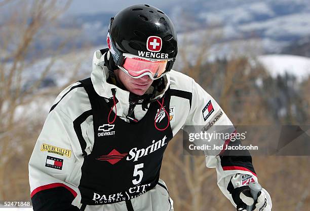 Nate Roberts, the world's top freestyle skier works on his run during practice for the mogul portion of the 2005 US Freestyle Championships at Park...