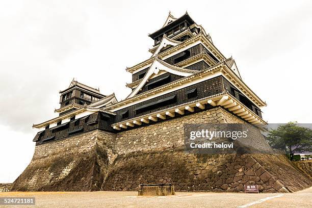 castillo de kumamoto japón - castillo de kumamoto fotografías e imágenes de stock