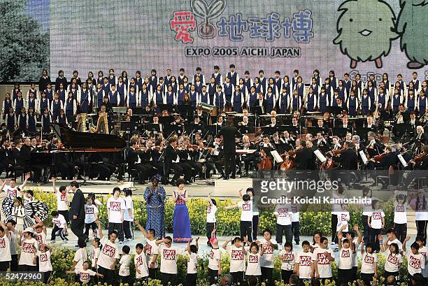 Wangari Maathai, the 2004 Noble Peace Prize winner from Kenya appears on the stage during the opening ceremony of the 2005 World Exposition Aichi at...