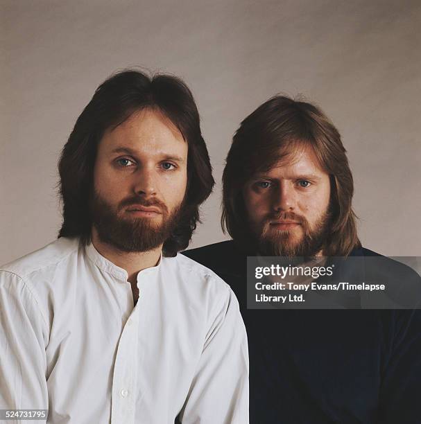 English singer and songwriter Tony Hazzard and British singer Richard Barnes, 1976.