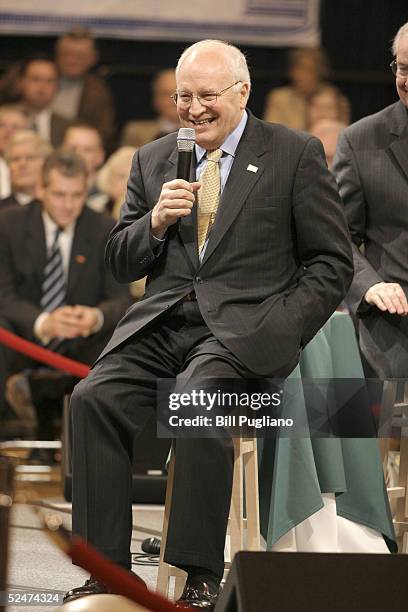 Cheney Smiling 425 Dick Cheney Smile Stock Photos, High-Res Pictures, and Images ...