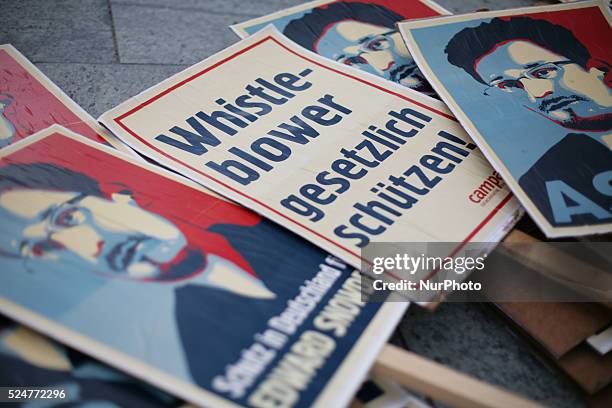 Around 50 activists protest infront of the German Chancellory in solidarity with Whistle-blower Edward Snowden and his seek for asyl in various...