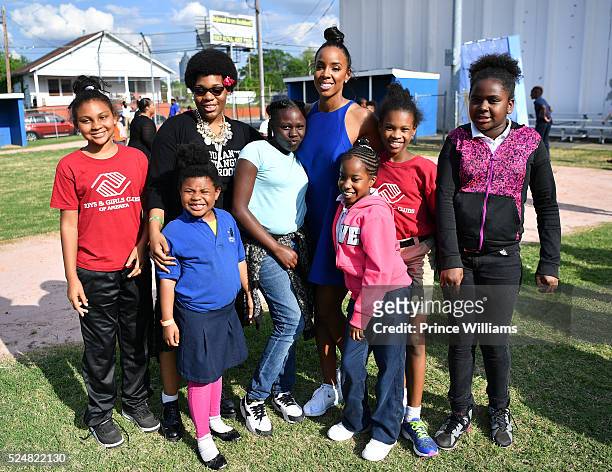 Singer Kelly Rowland attends the Boys and Girls club on April 26, 2016 in Atlanta, Georgia.