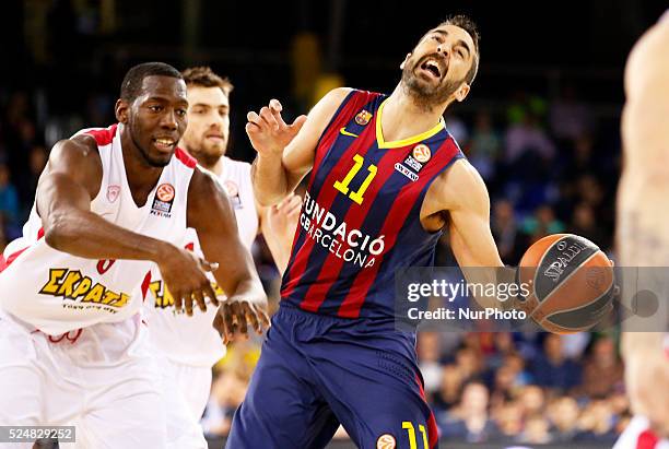 De abril- SPAIN:Juan Carlos Navarro and Bryant Dunston in the second game of the quarterfinals of the Euroleague basketball match, played at the...